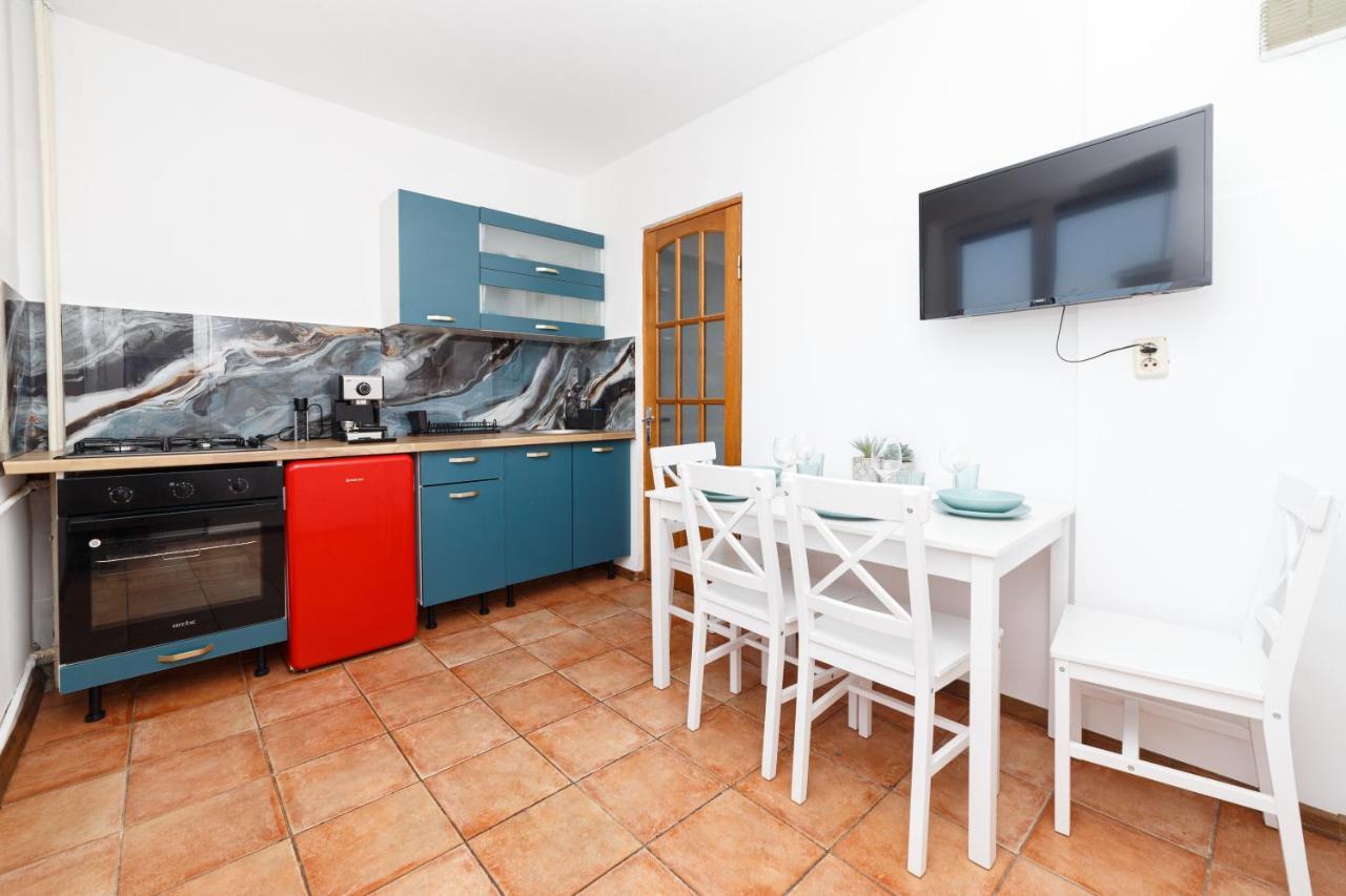 Appartamento Color Ap Calea Victoriei 12C Bucarest Esterno foto